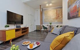 Urbana Delicious Flat
